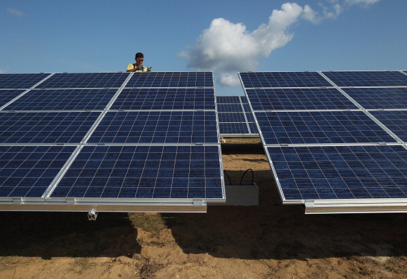 德公司進口中國太陽能產品涉欺詐 逃稅數千萬