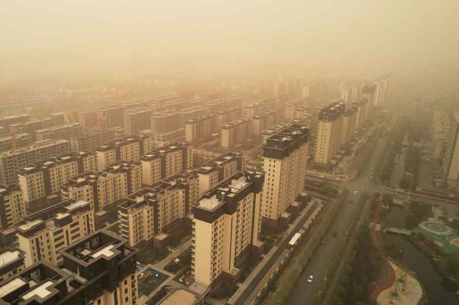 中國30餘省市氣溫驟降 多省落冰雹颳沙塵