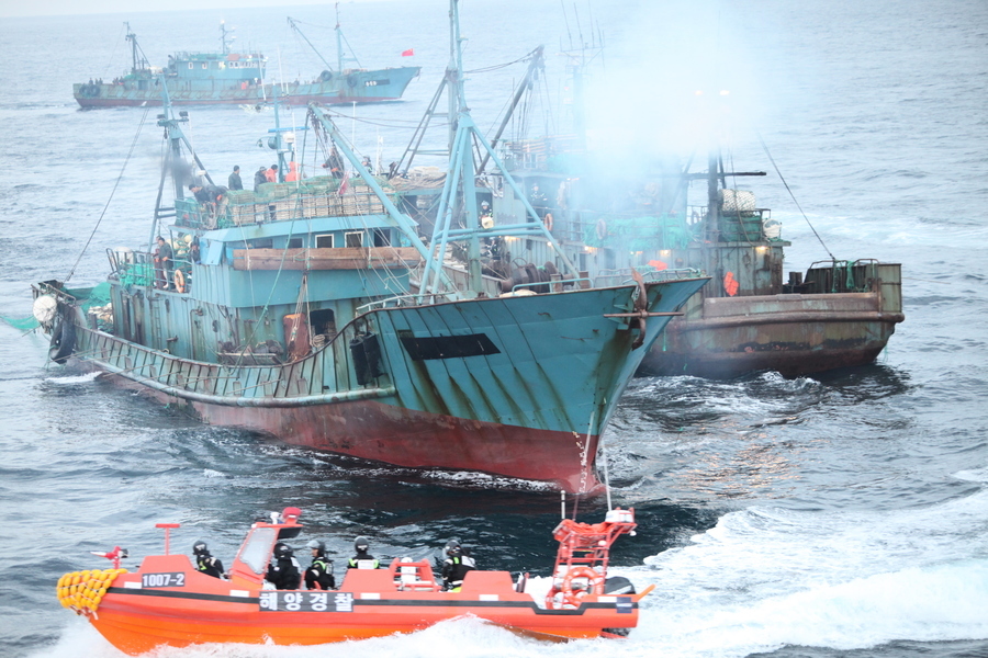 韓國海警6天查獲8艘非法捕撈的中國漁船