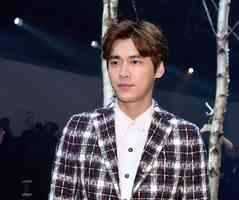 李易峰遭封殺逾三年 到大孤山跪拜求復出