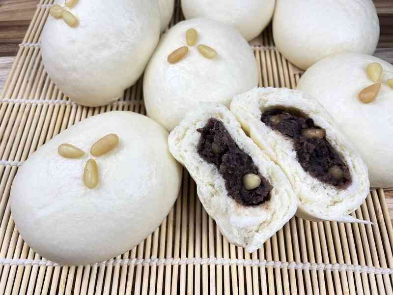  美食DIY｜松仁紅豆包
