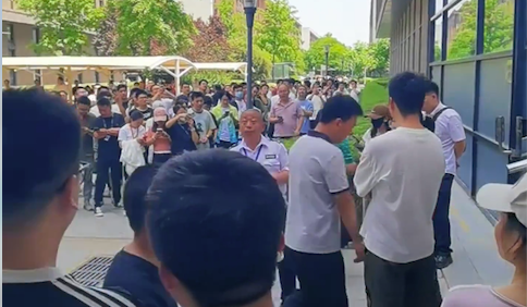 華為外判商上百人罷工 員工揭變相裁員黑幕