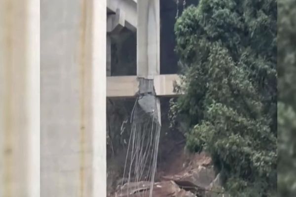 四川達州機場附近高速橋柱子斷裂 影片被刪