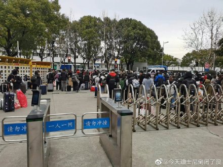 Omicron攻入上海 上海大學學生「大逃亡」