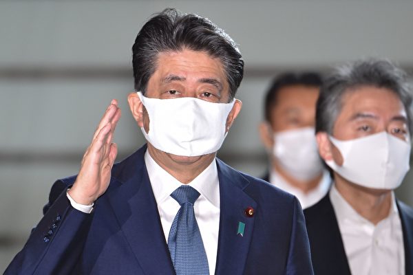日本首相安倍晉三8月28日於東京首相官邸舉行的新聞發佈會上宣佈將辭職，解決健康問題。（Franck ROBICHON/ AFP）