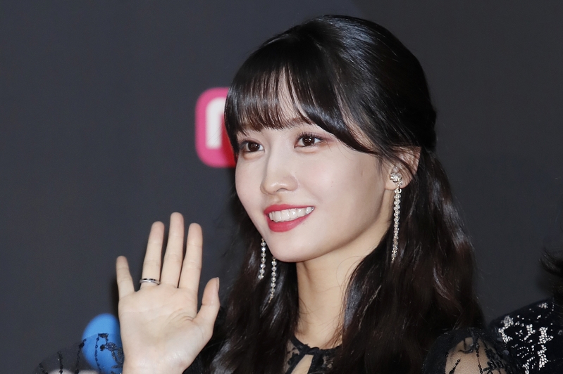 傳「TWICE」Momo在美忍痛拔牙 臉腫硬撐完巡演