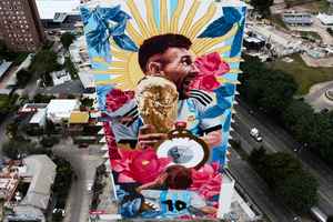 世足融入街景 75米「美斯壁畫」現身阿根廷（多圖）