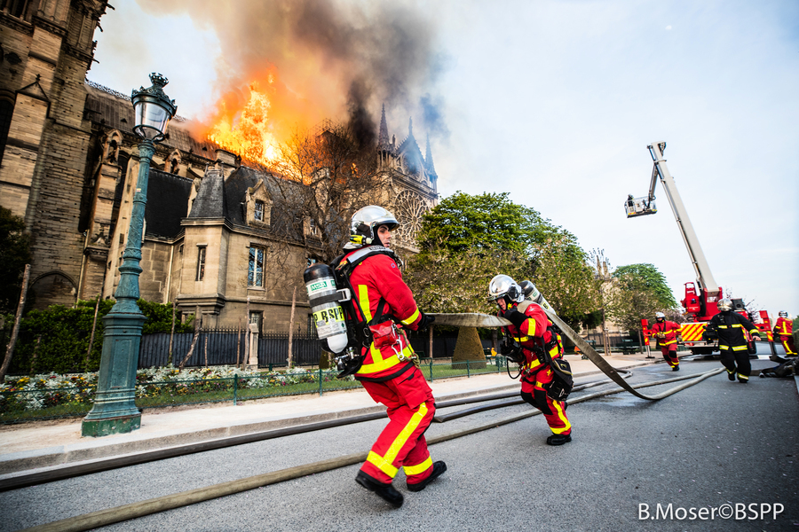 巴黎聖母院大火為何那麼難滅 原因有三