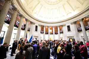 移民局取消紐約上州12月入籍儀式 美國議員關注