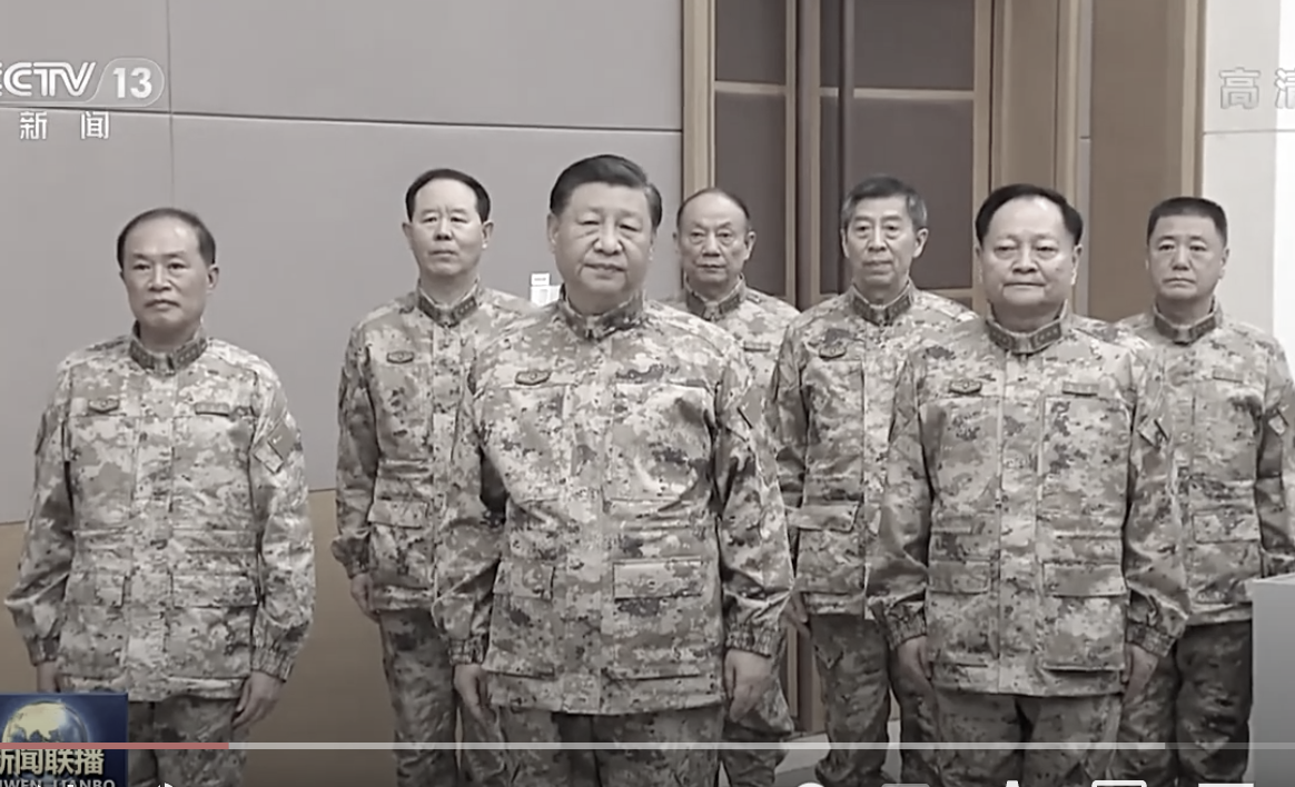 中共官媒報道，習近平2022年11月8日赴軍委聯合作戰指揮中心放話備戰。（影片截圖）