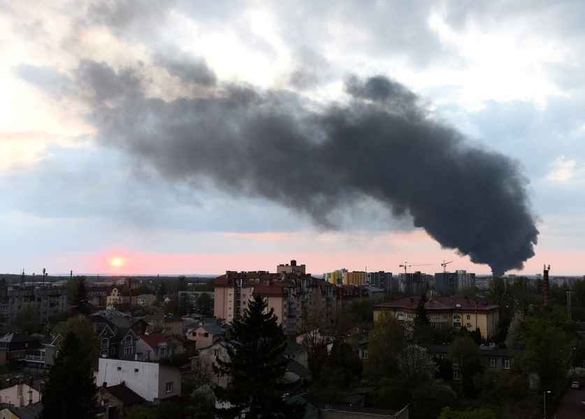 俄烏局勢｜烏克蘭利沃夫遭俄軍空襲 變電站受損