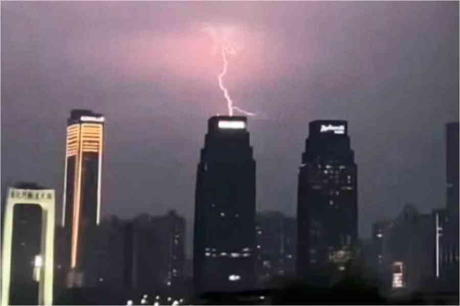 大陸男團TFBOYS公司對演唱會施實名制 惹怒粉絲