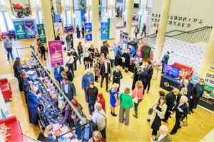 「演出能量滌蕩人心」 神韻波蘭羅茲掀熱潮