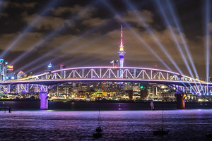 「奧克蘭在呼喚」 紐西蘭燈光秀迎接2022年