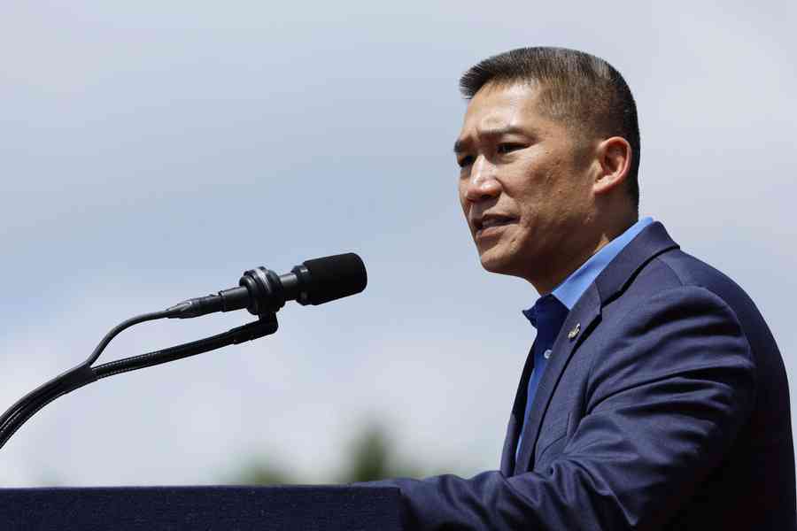 美海軍代理部長反駁林肯號航母負面報道
