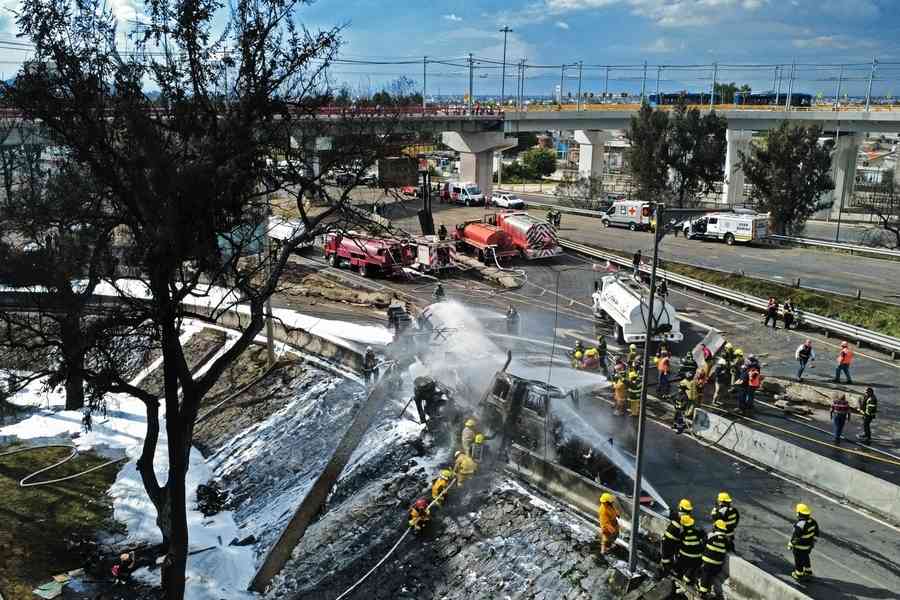 墨西哥首都油罐車爆炸 已致3死70傷