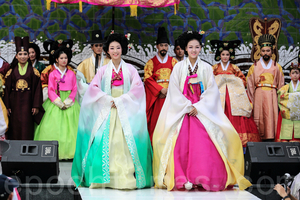 韓國傳統文化節 宮廷韓服華麗登場
