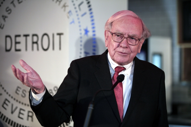 沃倫‧巴菲特（Warren Buffett）身家高達891億美元，平時多用現金付款。（Getty Images）
