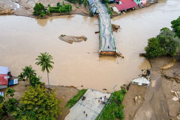 遭遇洪水山崩 印泰馬三國累計逾400人罹難