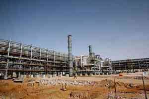 沙特恢復東西輸油管道 保障紅海出口途徑