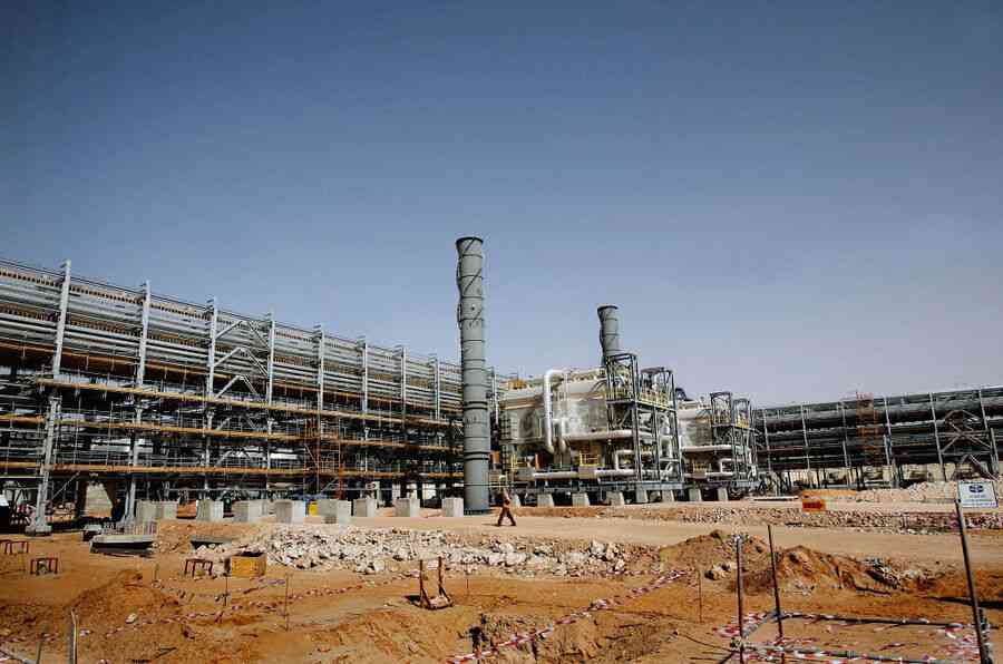 沙特恢復東西輸油管道 保障紅海出口途徑