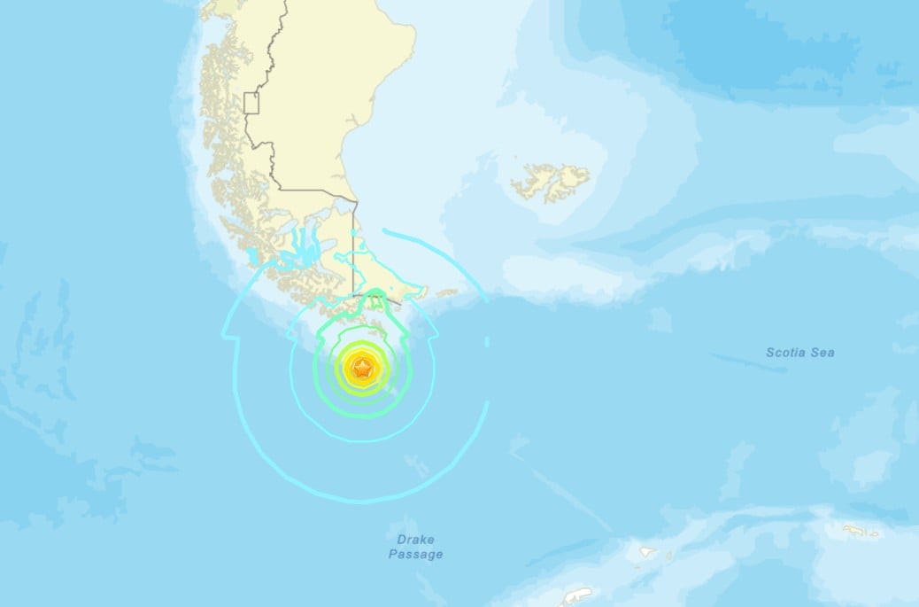 美國地質調查局(USGS)表示,周五(5月2日),一場黎克特制7.4級地震襲擊了位於合恩角(Cape Horn)和南極洲之間的德雷克海峽(Drake Passage),震源深度僅為10公里(6英里)。(USGS截圖)