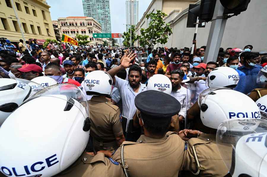  斯里蘭卡示威群眾闖入官邸 傳總統已逃亡