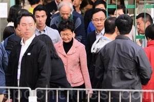 【11.24選舉】林鄭所在投票點一度警力嚴防 選民期待變天