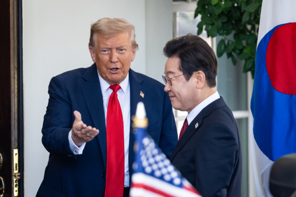 特朗普解釋為何計劃接收60萬中國留學生