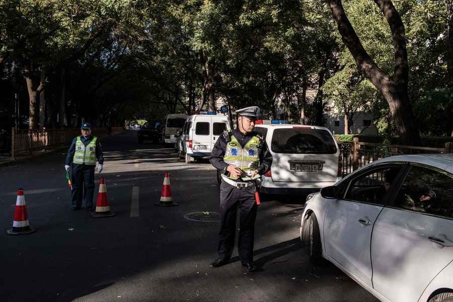 四中全會內鬥傳言四起 北京市民近距離觀察