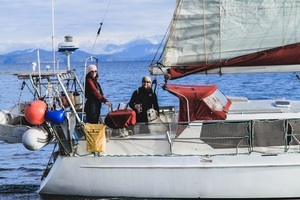 加拿大夫婦辭職以船為家 航海環遊世界