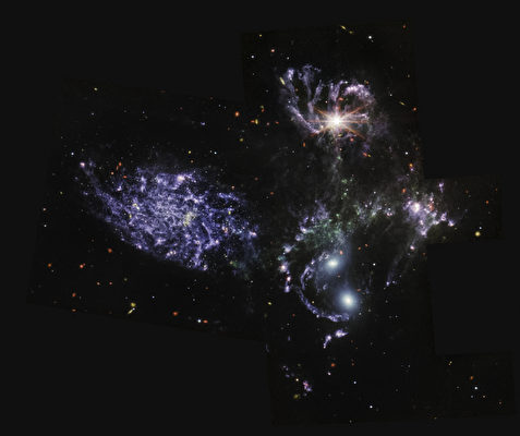 2022年7月12日，NASA（美國太空總署）發布的圖片顯示人類從未見過的史提芬斯五重星系（Stephans Quintet）景觀。這是占士·韋伯太空望遠鏡（James Webb Space Telescope）拍攝的首批圖片之一。（Handout / NASA / AFP）