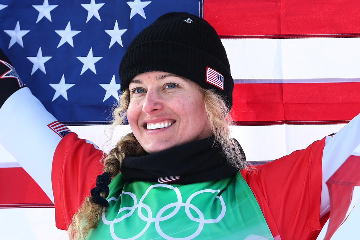 2022年2月9日，美國選手Lindsey Jacobellis在張家口舉行的北京2022年冬季奧運會女子雪板障礙賽中奪冠。（Clive Rose/Getty Images）
