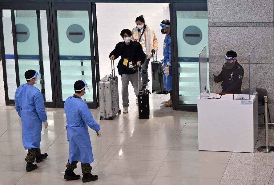 病毒檢測呈陽性後逃走 中國遊客在南韓被捕