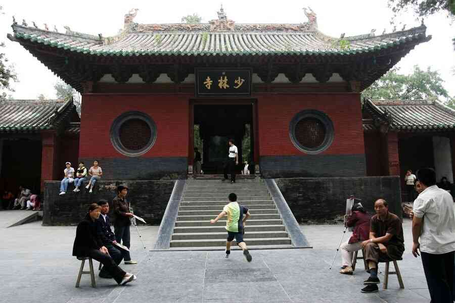 鄭州突發強降雨 遊客少林寺避雨遭拒