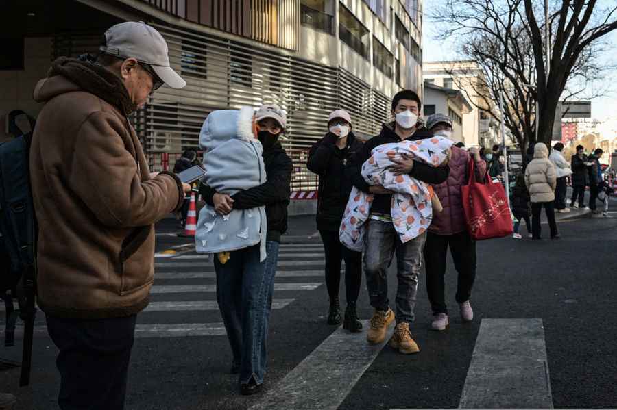 年輕人拒繳納養老金 中國經濟搖搖欲墜