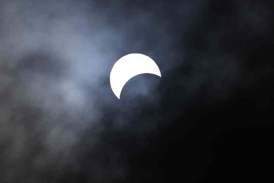 從故事學典故：黃琬對日 秦宓論天