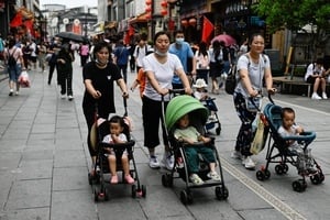 中國出生率一降再降  學者指人口危機超想像