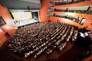 神韻艾克斯再爆滿 觀眾讚演出傳遞美好訊息