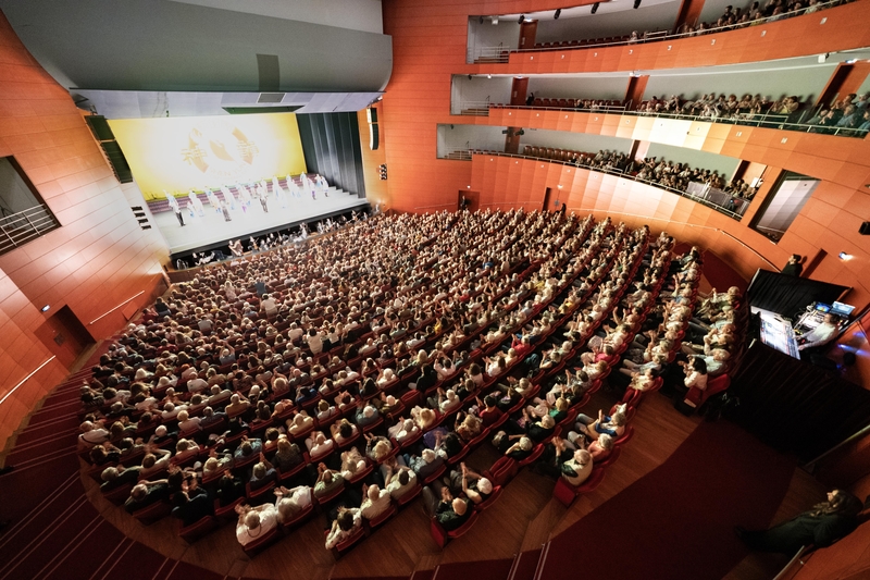 神韻艾克斯再爆滿 觀眾讚演出傳遞美好訊息