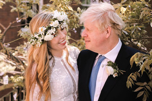 英首相與女友秘密結婚 唐寧街證實婚訊