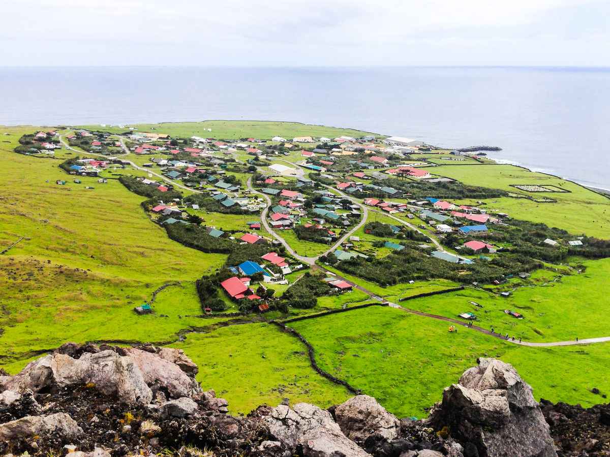 為追逐愛情英國女移居「世界最偏遠島嶼」｜大紀元時報香港｜獨立敢言的良心媒體