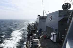美海軍隊導彈驅逐艦穿越台海 中共緊盯