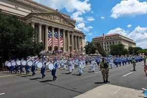 美國獨立日｜華盛頓大遊行 天國樂團氣勢磅礴受矚目