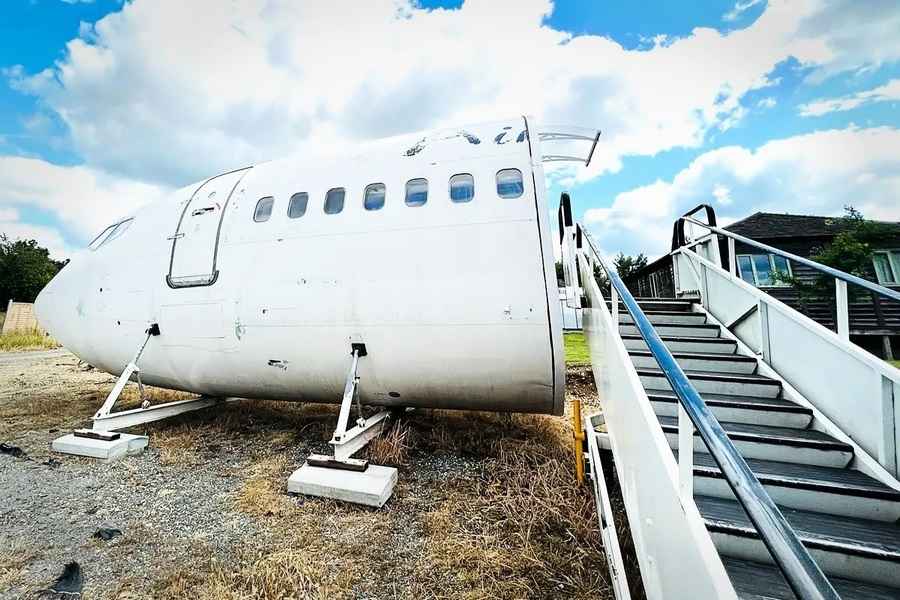 【圖輯】男子將波音737飛機改造為獨特度假屋