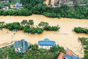 暴雨持續 長江流域發洪水 近兩千萬人受災