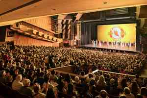 神韻2026再訪溫哥華 卑詩省三級政要恭賀