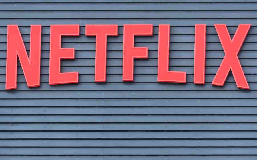 Netflix以720億美元收購華納製片廠及串流媒體資產