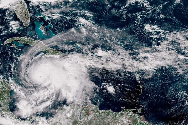 颶風梅麗莎吹襲牙買加 風速高達每小時265公里 