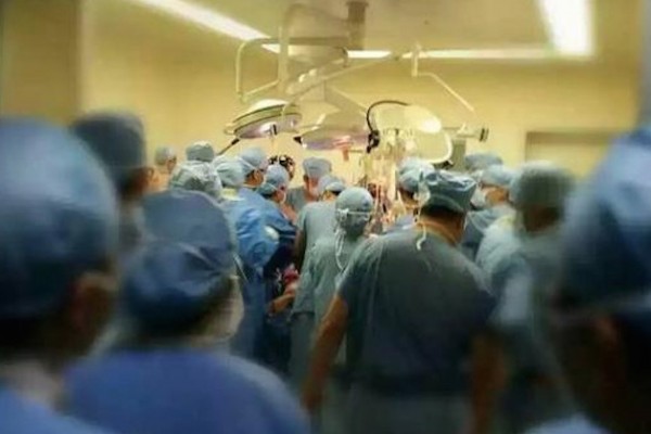 廣東醫生被砍30餘刀 醫患皆成醫改犧牲品
